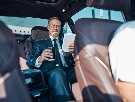 Projekt: Impression urlaubstransfers – Mann im Auto 