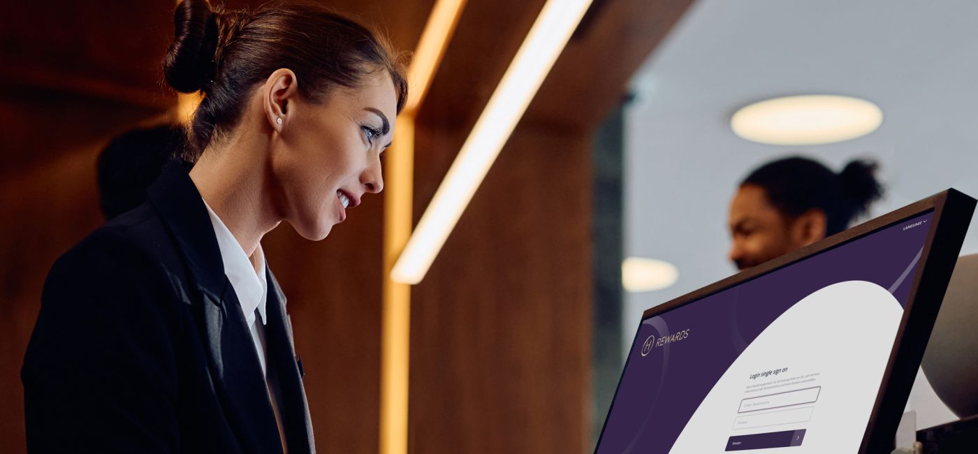 Hotelangestellte nutzt das IAM System